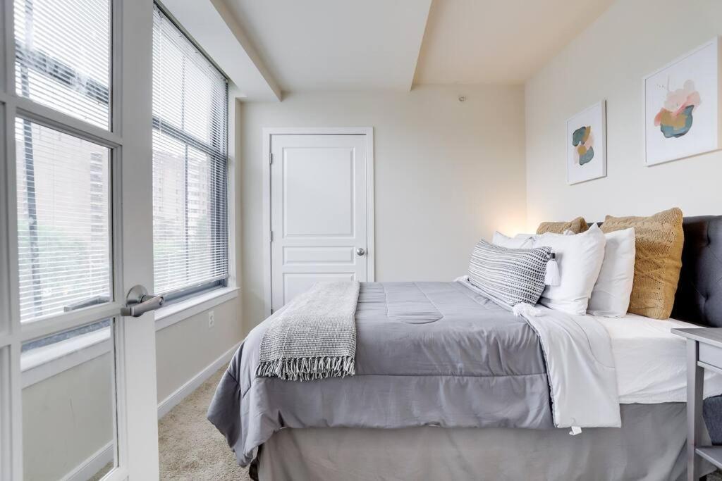 Fantastic 2 Bedroom Condo At Pentagon City Arlington Bagian luar foto