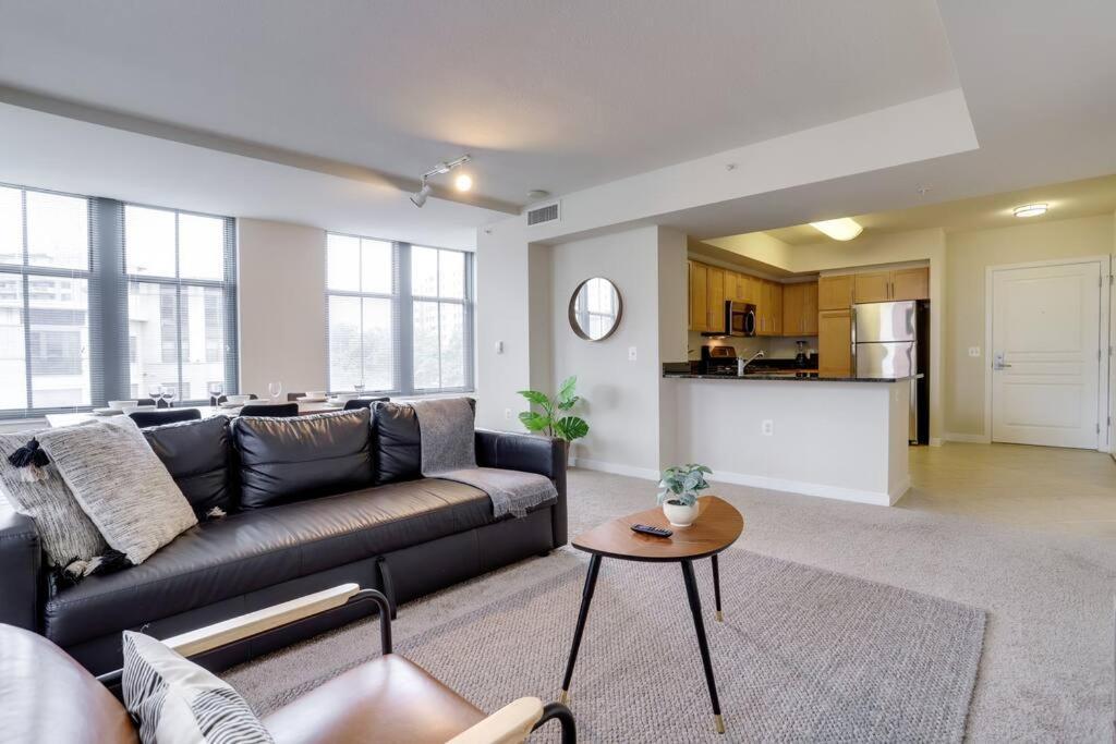 Fantastic 2 Bedroom Condo At Pentagon City Arlington Bagian luar foto