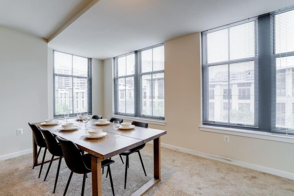 Fantastic 2 Bedroom Condo At Pentagon City Arlington Bagian luar foto