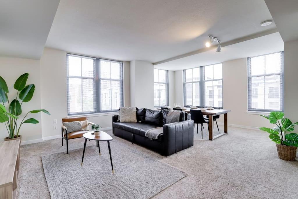 Fantastic 2 Bedroom Condo At Pentagon City Arlington Bagian luar foto