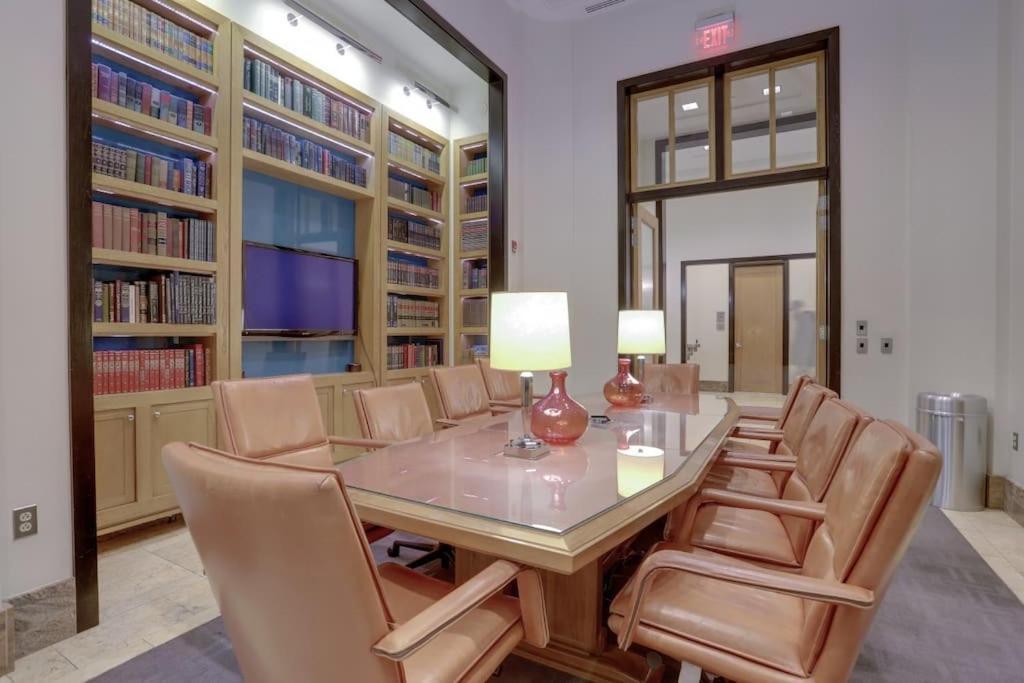 Fantastic 2 Bedroom Condo At Pentagon City Arlington Bagian luar foto