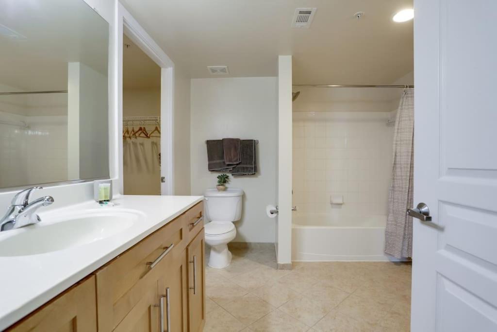 Fantastic 2 Bedroom Condo At Pentagon City Arlington Bagian luar foto