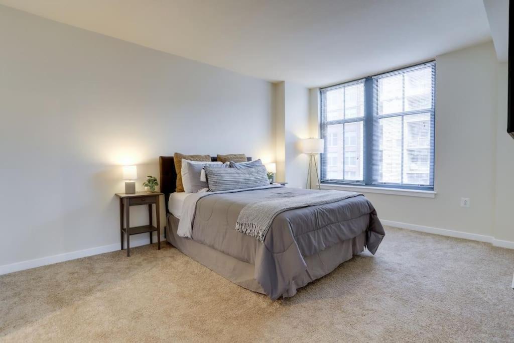Fantastic 2 Bedroom Condo At Pentagon City Arlington Bagian luar foto