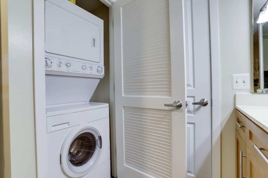 Fantastic 2 Bedroom Condo At Pentagon City Arlington Bagian luar foto
