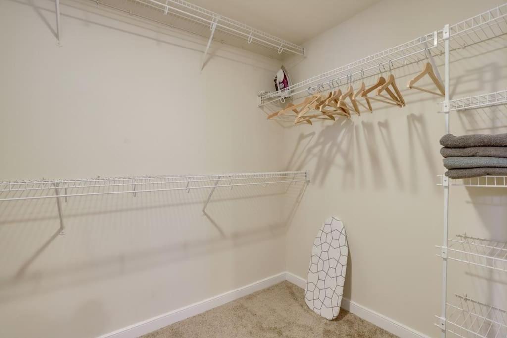Fantastic 2 Bedroom Condo At Pentagon City Arlington Bagian luar foto