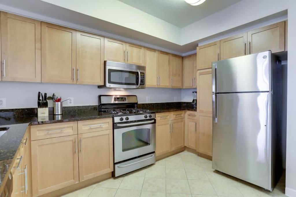 Fantastic 2 Bedroom Condo At Pentagon City Arlington Bagian luar foto