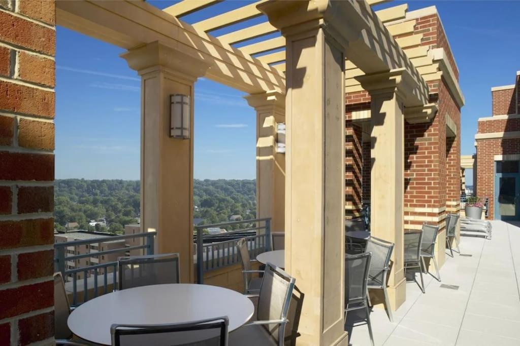Fantastic 2 Bedroom Condo At Pentagon City Arlington Bagian luar foto